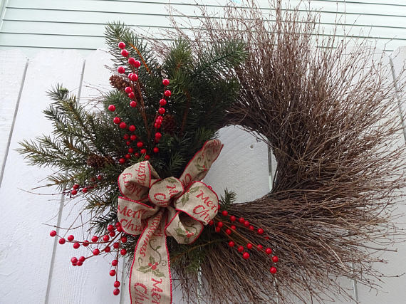 15 Alluring Handmade Christmas Wreath Designs That Will Look Great On Your Front Door