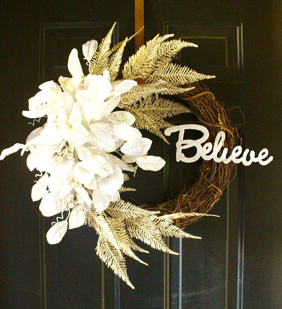 15 Fantastic Handmade Winter Wreath Designs For Your Front Door