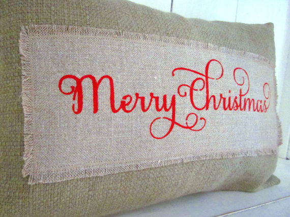 16 Adorable Handmade Christmas Pillow Designs Your Holiday Decor Lacks