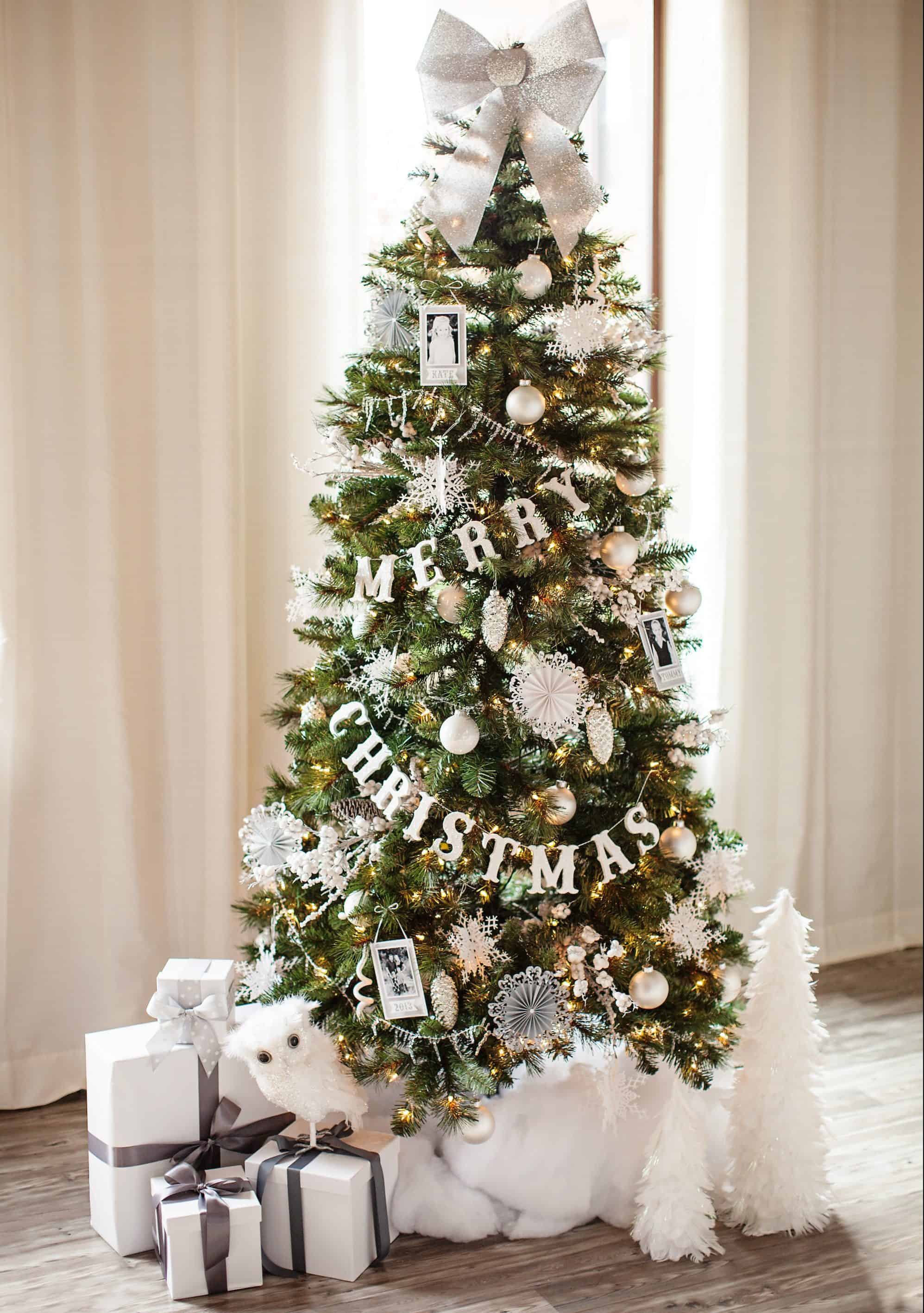 17 Really Fascinating Ways To Decorate Your Christmas Tree 17 Really Fascinating Ways To Decorate Your Christmas Tree