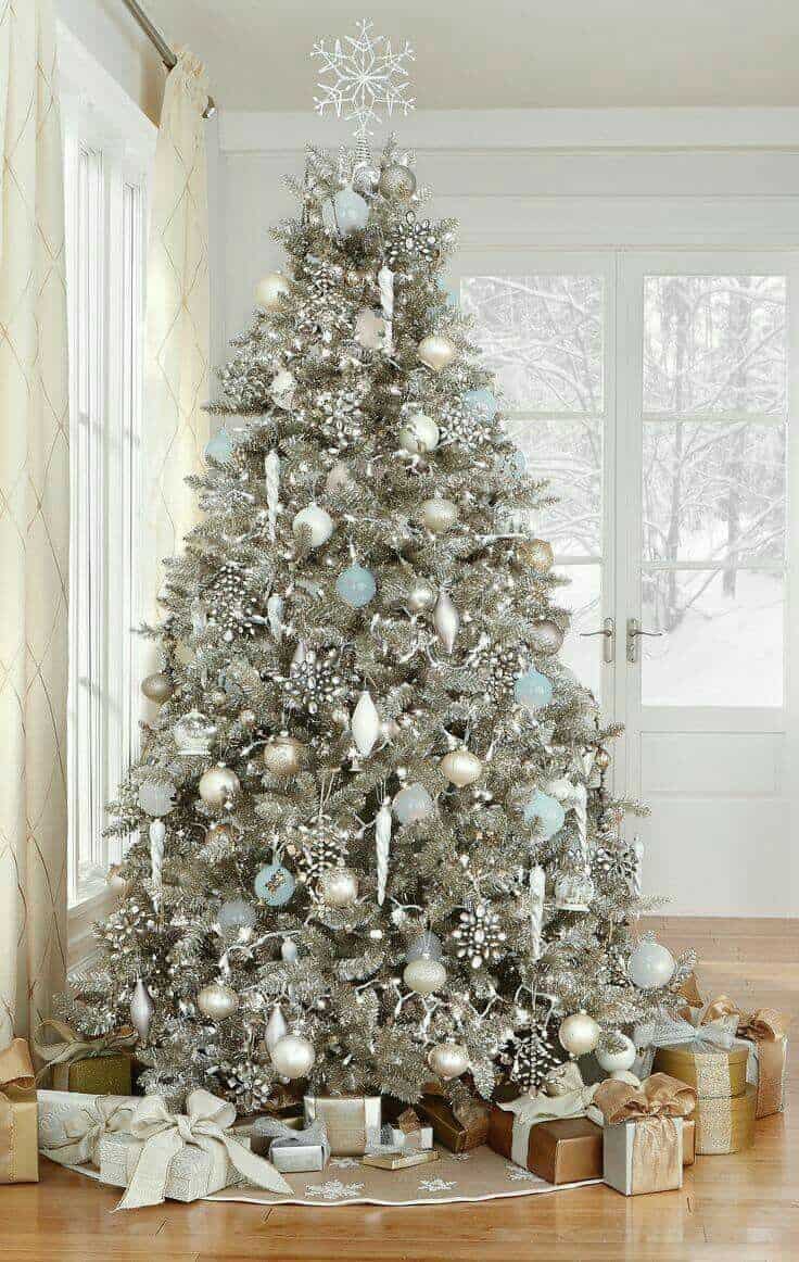 17 Really Fascinating Ways To Decorate Your Christmas Tree 17 Really Fascinating Ways To Decorate Your Christmas Tree