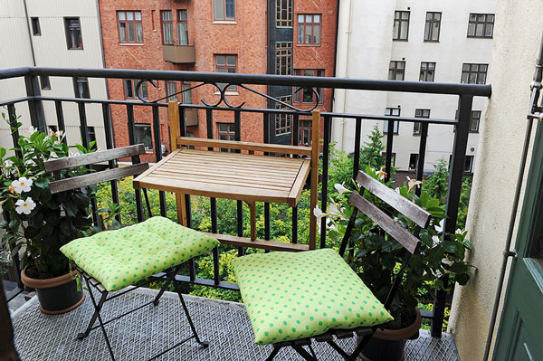 17 Attractive Small Balcony Designs That Everyone Will Adore