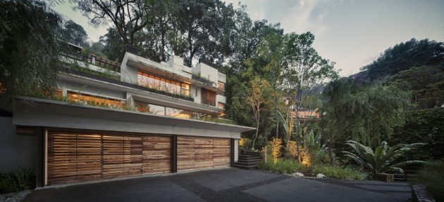 House Maza by CHK Arquitectura in Valle de Bravo, Mexico