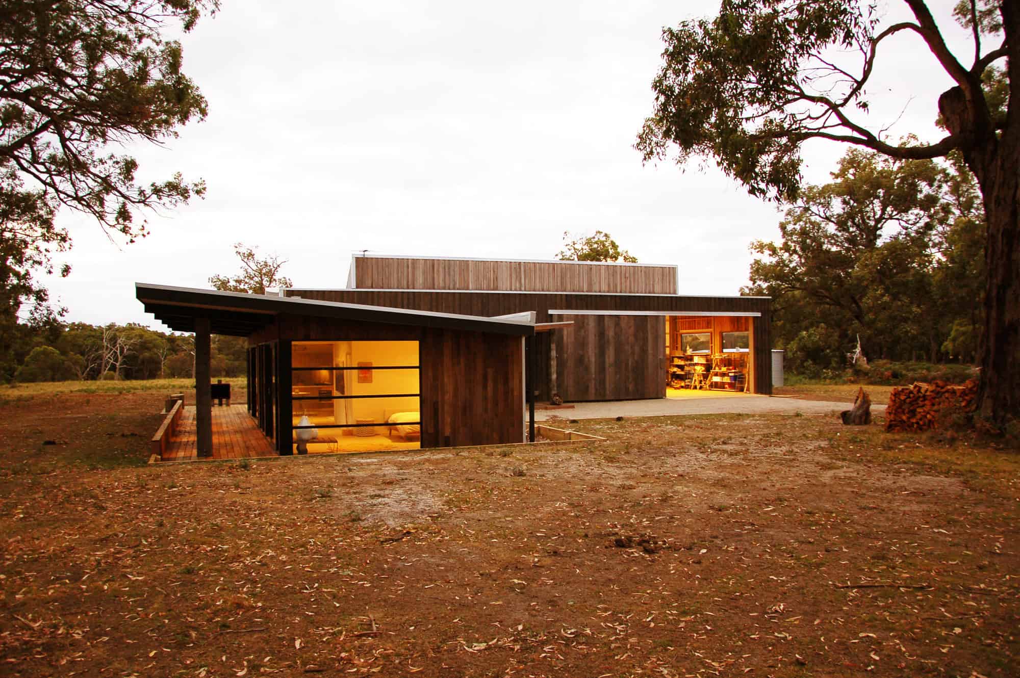 The Über Shed by Jost Architects in Victoria, Australia The Über Shed by Jost Architects in Victoria, Australia