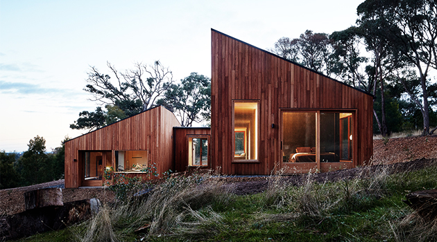 Two Halves House by Moloney Architects in Australia