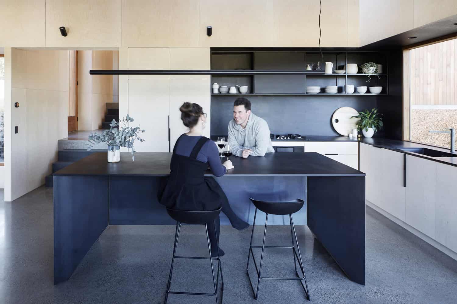 Two Halves House by Moloney Architects in Australia