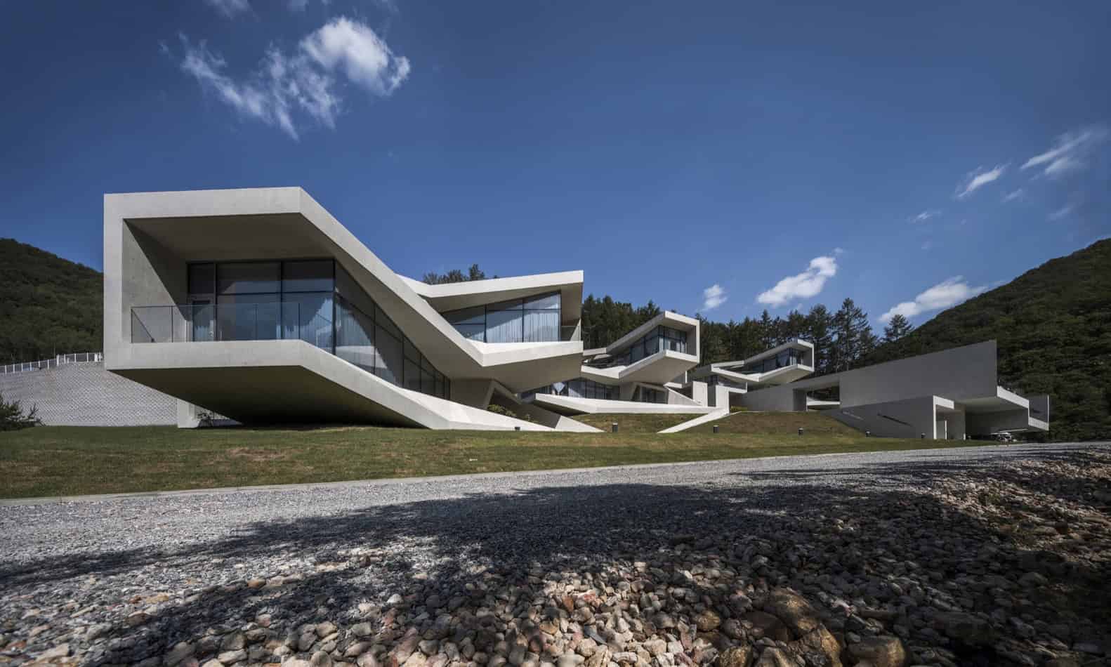 U Retreat by IDMM Architects in Hongcheon, South Korea