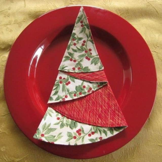 17 Captivating DIY Napkin Decorations To Beautify Your Christmas Table
