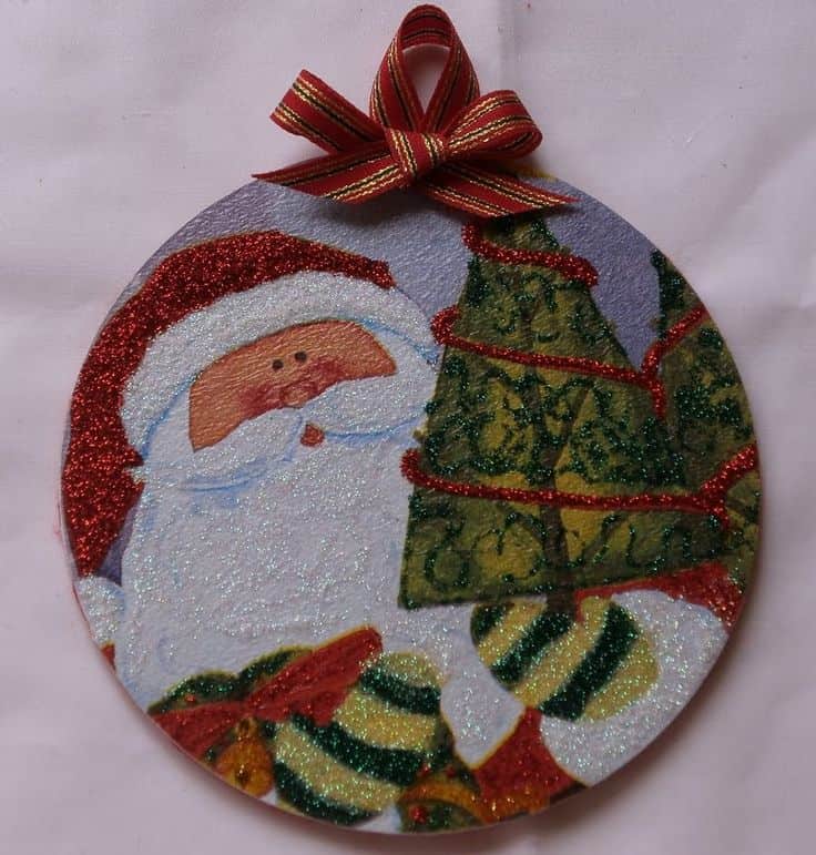 15 Last Minute DIY Christmas Decorations Made Of Old CD-Discs 15 Last Minute DIY Christmas Decorations Made Of Old CD-Discs