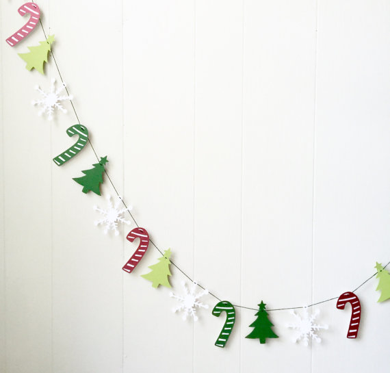 15 Fabulous Handmade Christmas Garland Designs To Brighten Up Your Photos