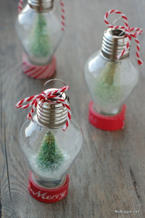 16 Charming DIY Christmas Ornaments You'll Fall In Love With