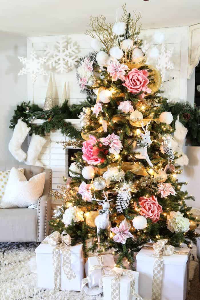 17 Really Fascinating Ways To Decorate Your Christmas Tree 17 Really Fascinating Ways To Decorate Your Christmas Tree
