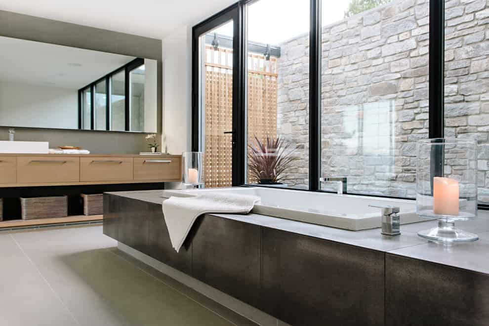 18 Sleek Modern Bathroom Designs You'll Fall In Love With