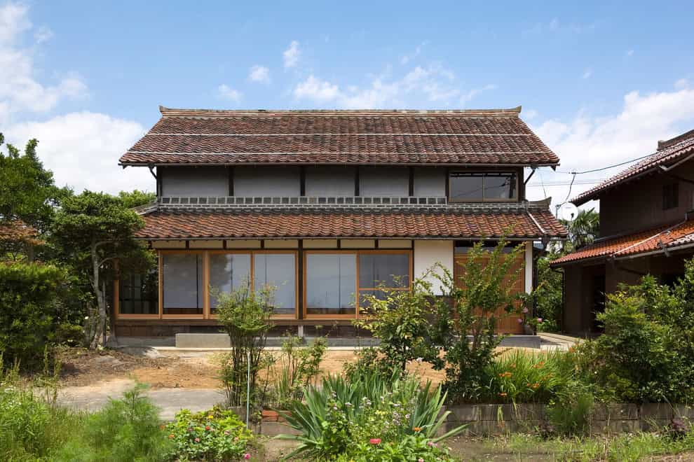 20 Spectacular Asian Home Exterior Designs You'll Adore