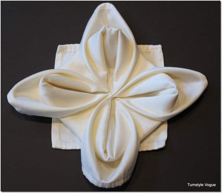 17 Captivating DIY Napkin Decorations To Beautify Your Christmas Table 17 Captivating DIY Napkin Decorations To Beautify Your Christmas Table