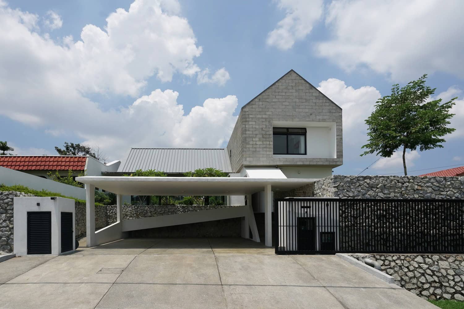 Knikno House by Architect Fabian Tan in Petaling Jaya, Malaysia Knikno House by Architect Fabian Tan in Petaling Jaya, Malaysia