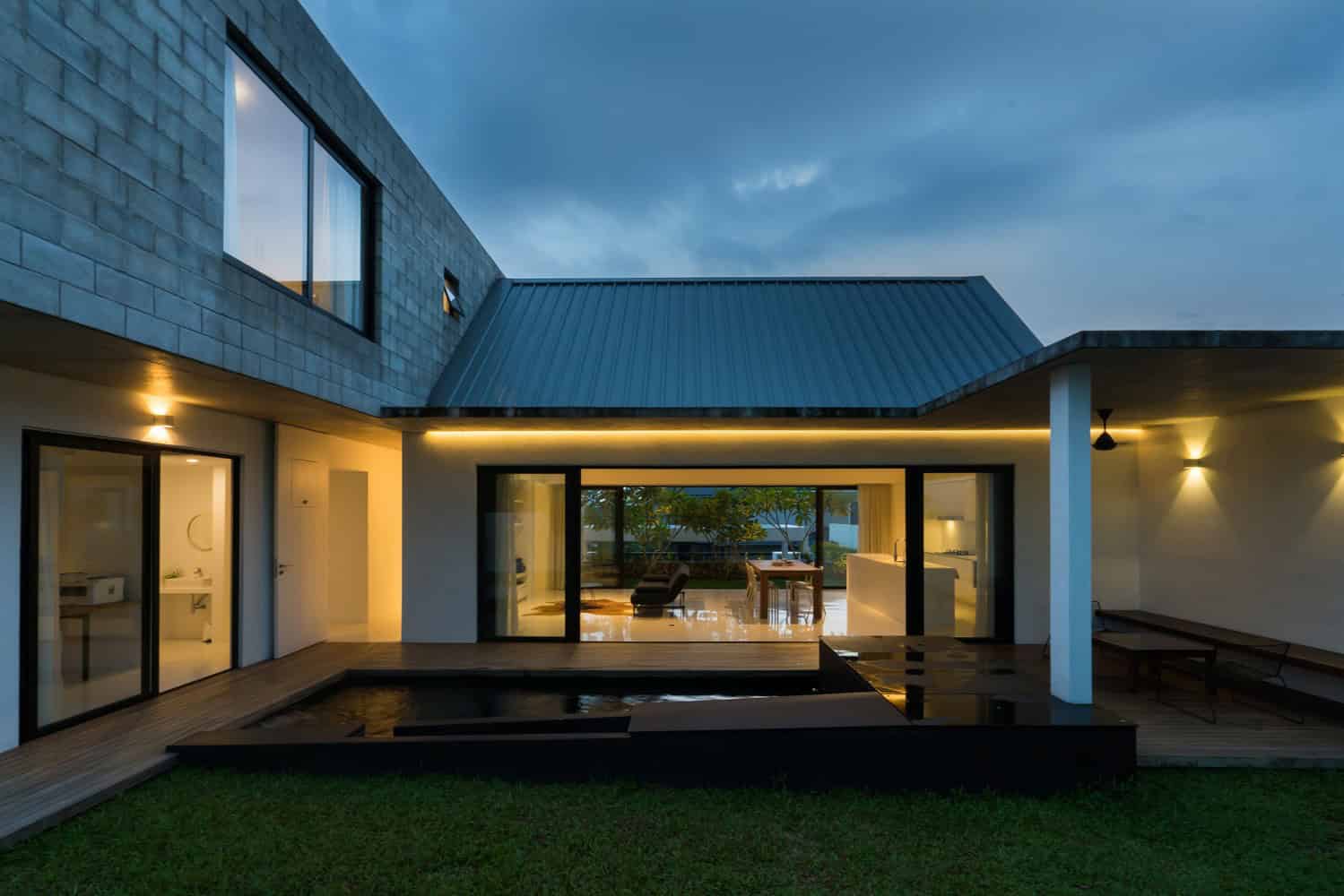 Knikno House by Architect Fabian Tan in Petaling Jaya, Malaysia Knikno House by Architect Fabian Tan in Petaling Jaya, Malaysia