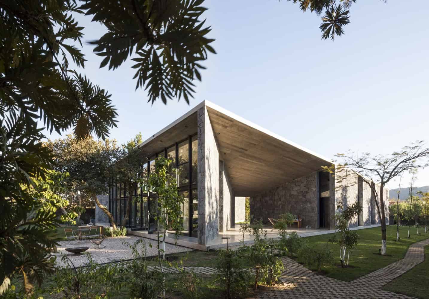 MA House by Cadaval & Solà-Morales in Tepoztlan, Mexico MA House by Cadaval & Solà-Morales in Tepoztlan, Mexico