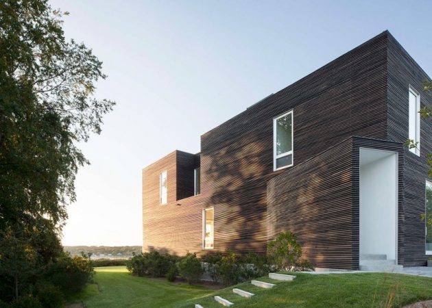 Quonochontaug House by Bernheimer Architecture on Rhode Island in New York