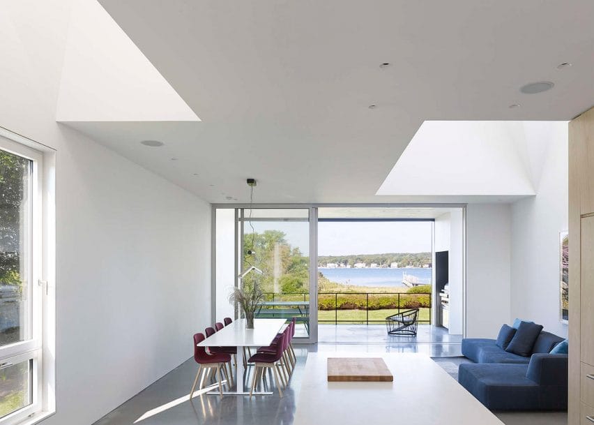 Quonochontaug House by Bernheimer Architecture on Rhode Island in New York