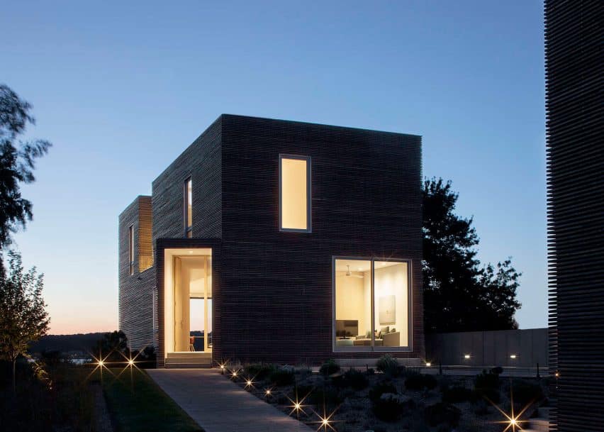 Quonochontaug House by Bernheimer Architecture on Rhode Island in New York