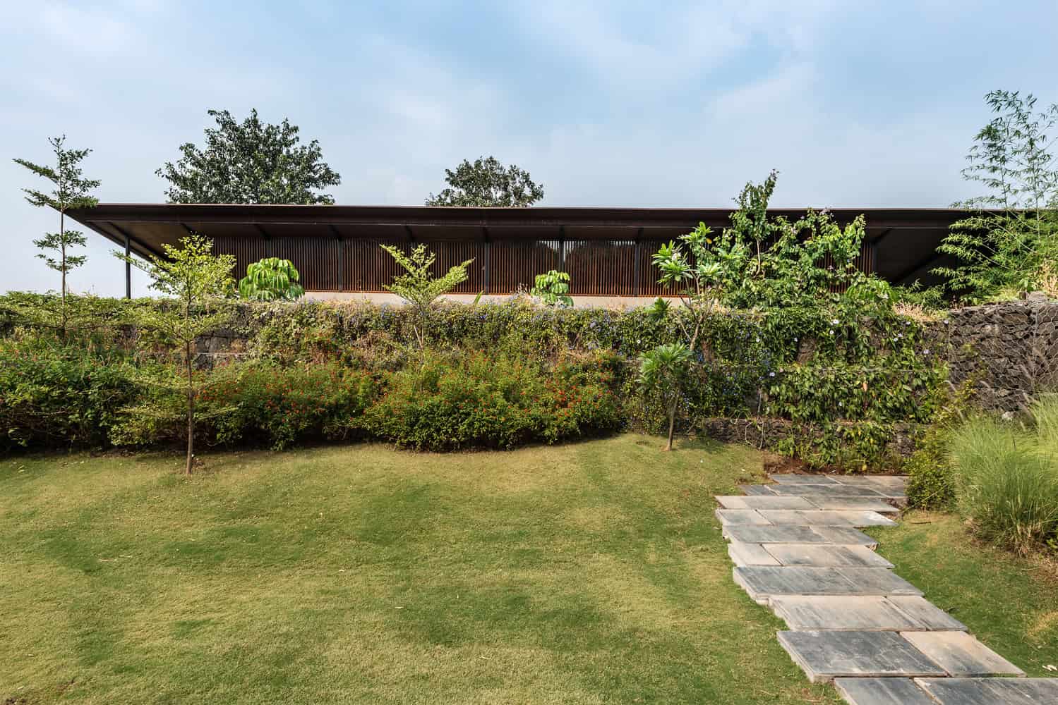 The House with the Gabion by Spasm Design in Lonavala, India The House with the Gabion by Spasm Design in Lonavala, India