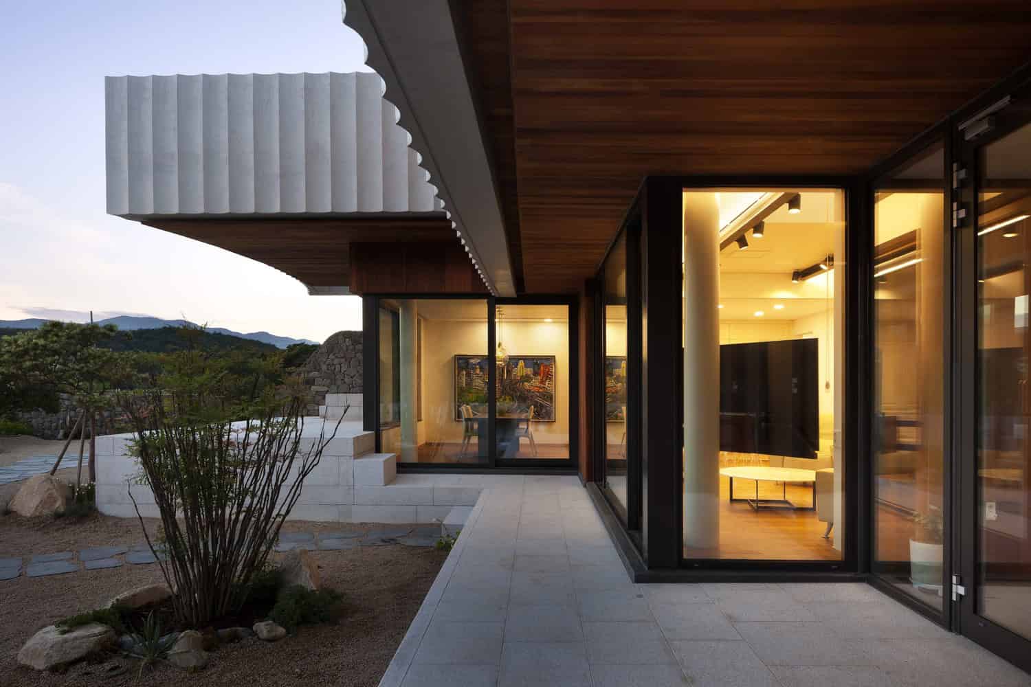 W House by ODE Architects in Gyeongju, South Korea W House by ODE Architects in Gyeongju, South Korea