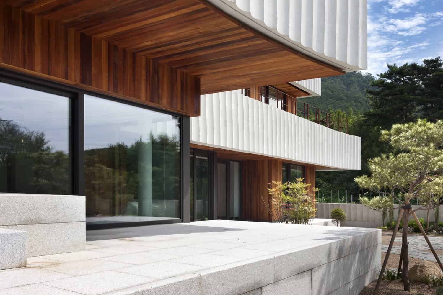 W House by ODE Architects in Gyeongju, South Korea W House by ODE Architects in Gyeongju, South Korea