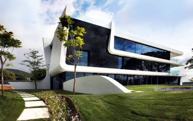 Weave House by A-cero on the Mediterranean Coast of Spain
