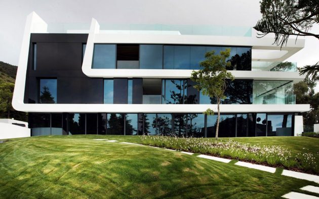 Weave House by A-cero on the Mediterranean Coast of Spain