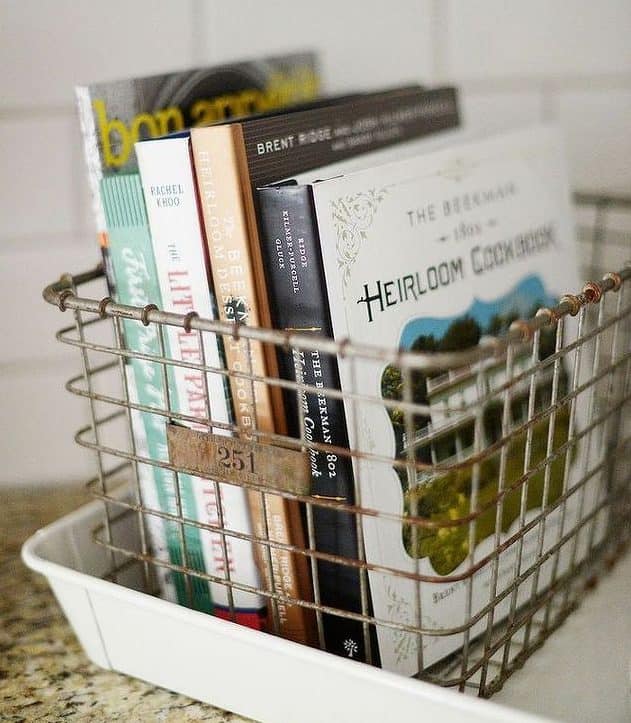 10 Exceptional Bathrooms With Bookshelves That You're Gonna Love 10 Exceptional Bathrooms With Bookshelves That You're Gonna Love