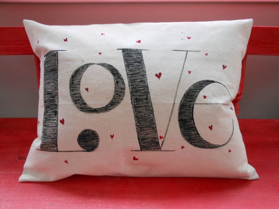15 Beautiful Handmade Valentine's Day Pillow Gifts You Should Consider