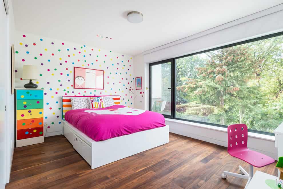 minimalist children's room