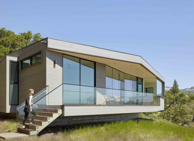 Box on the Rock by Schwartz and Architecture in Sonoma, California