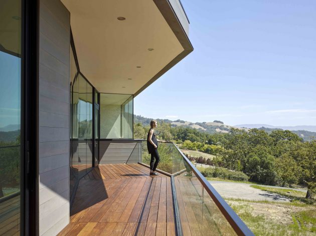 Box on the Rock by Schwartz and Architecture in Sonoma, California