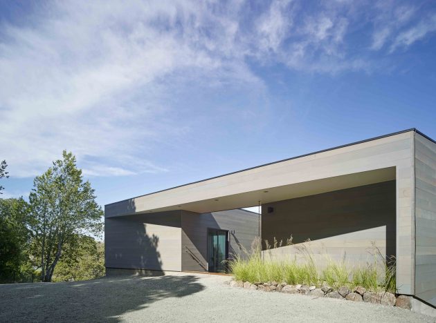 Box on the Rock by Schwartz and Architecture in Sonoma, California