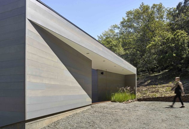 Box on the Rock by Schwartz and Architecture in Sonoma, California