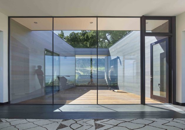 Box on the Rock by Schwartz and Architecture in Sonoma, California