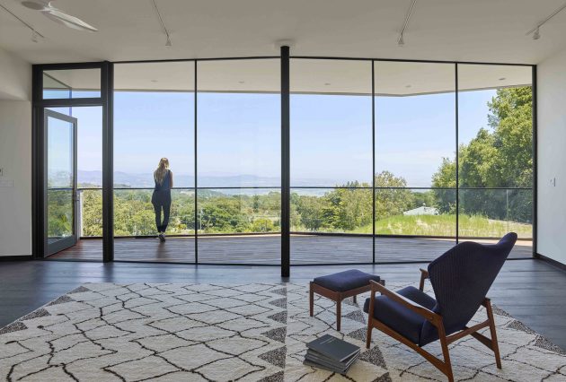 Box on the Rock by Schwartz and Architecture in Sonoma, California
