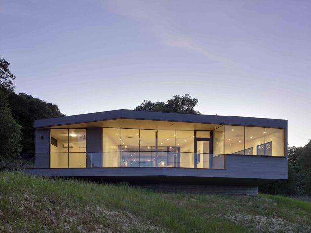 Box on the Rock by Schwartz and Architecture in Sonoma, California