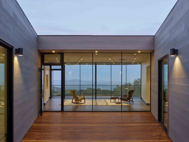 Box on the Rock by Schwartz and Architecture in Sonoma, California