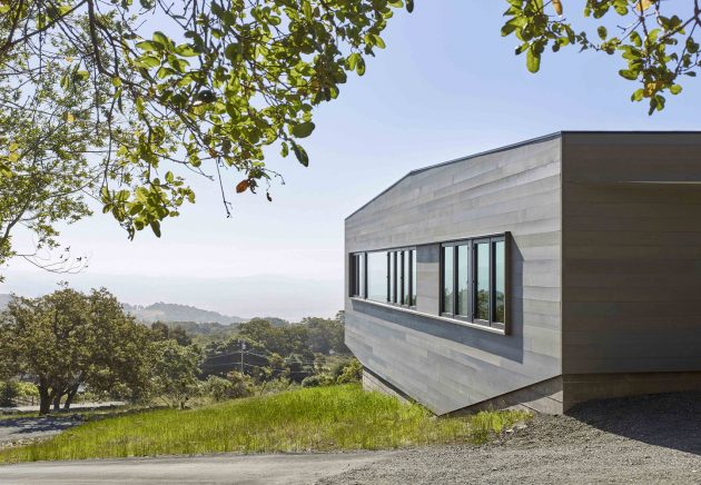 Box on the Rock by Schwartz and Architecture in Sonoma, California