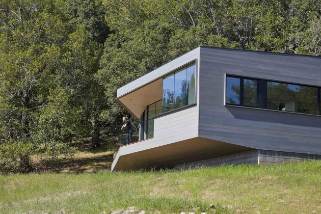 Box on the Rock by Schwartz and Architecture in Sonoma, California