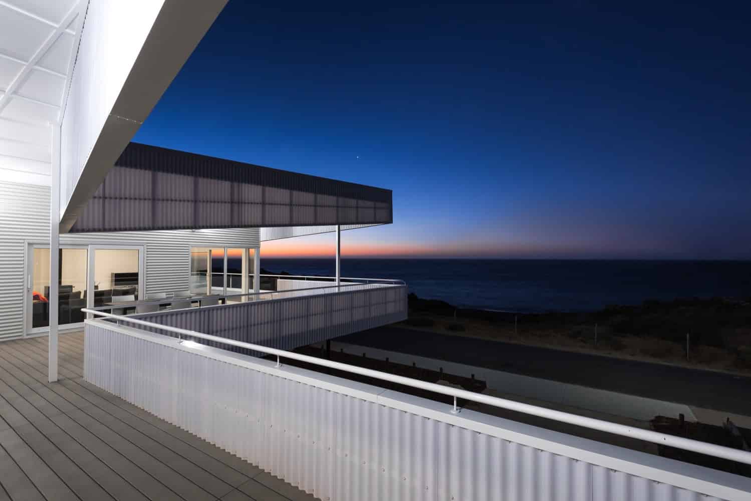 Falcon Beach House by Iredale Pedersen Hook Architects in Australia