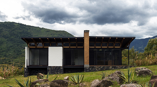 Malinalco House by Arquitectura Alternativa in Malinalco, Mexico