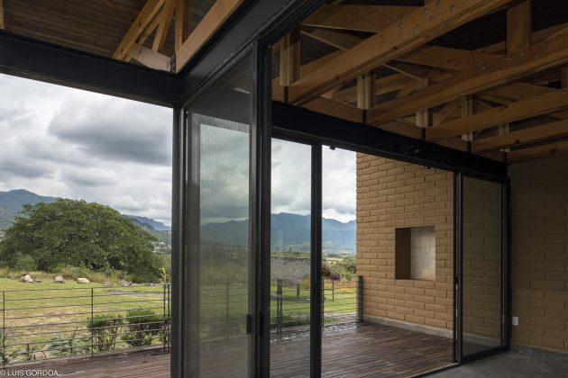 Malinalco House by Arquitectura Alternativa in Malinalco, Mexico