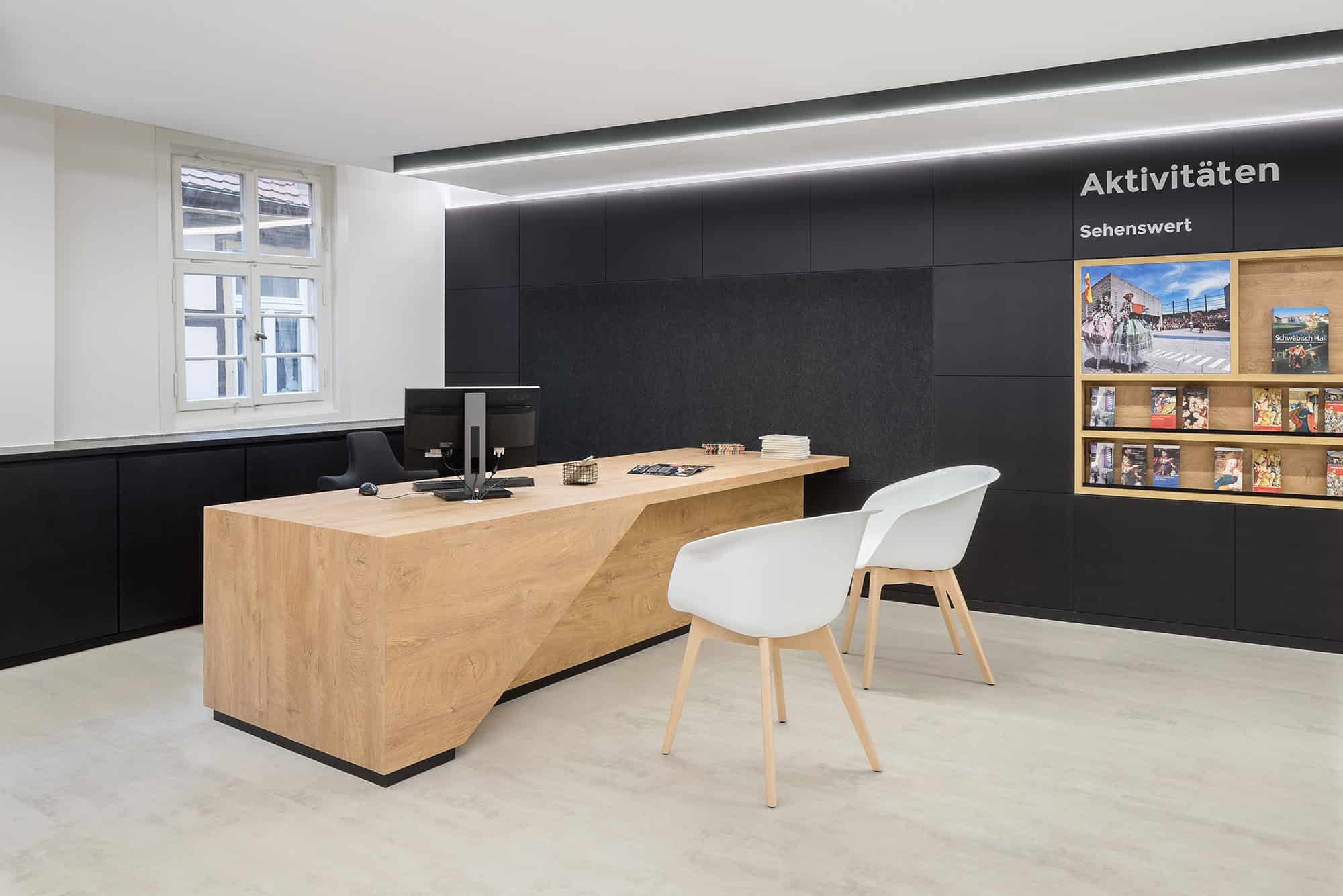 Tourist Information in South Germany: Modern symbol of a culture-rich city Tourist Information in South Germany: Modern symbol of a culture-rich city