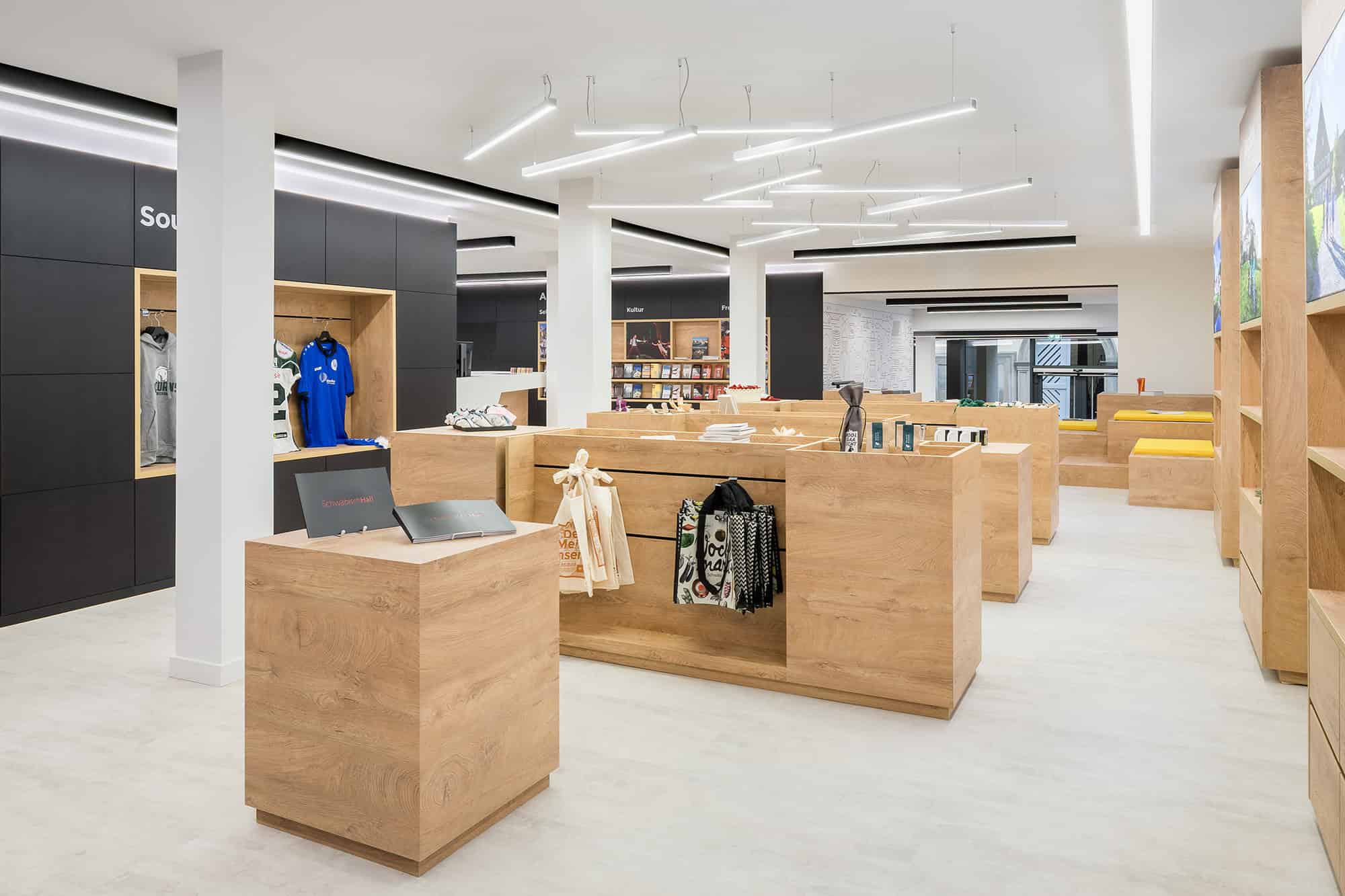 Tourist Information in South Germany: Modern symbol of a culture-rich city Tourist Information in South Germany: Modern symbol of a culture-rich city