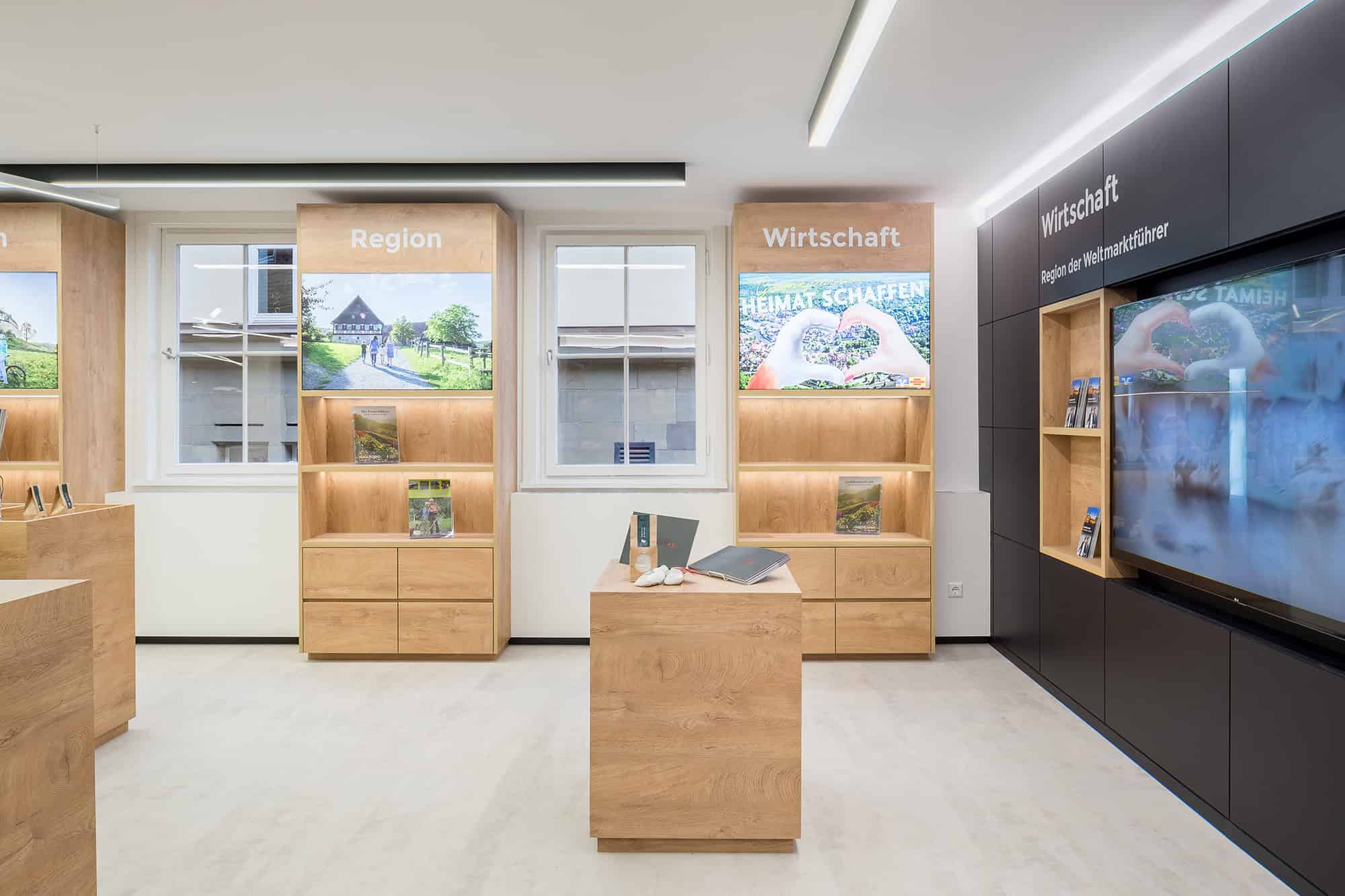 Tourist Information in South Germany: Modern symbol of a culture-rich city Tourist Information in South Germany: Modern symbol of a culture-rich city