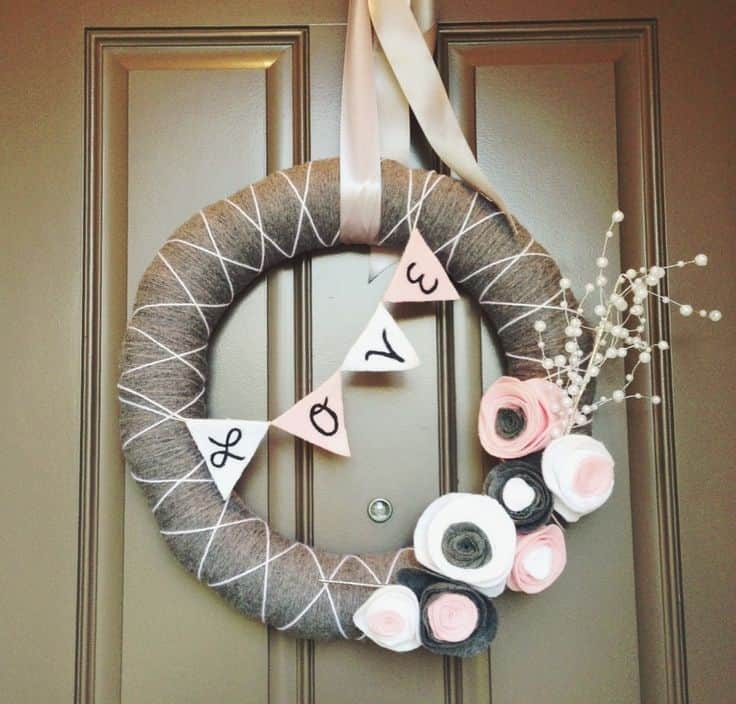 18 Low-Cost Decorations That You Can DIY For This Valentine's Day 18 Low-Cost Decorations That You Can DIY For This Valentine's Day